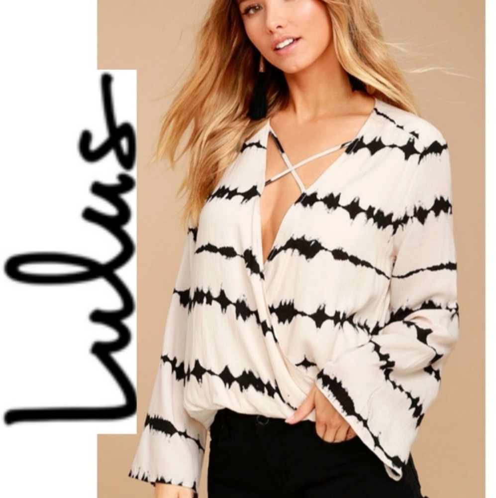 LULU'S Bell-Sleeve Tie-Dye Wrap Top